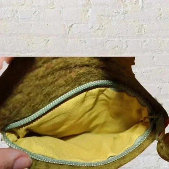 Handmade Felt Hand-purse - Picture 3 of 4